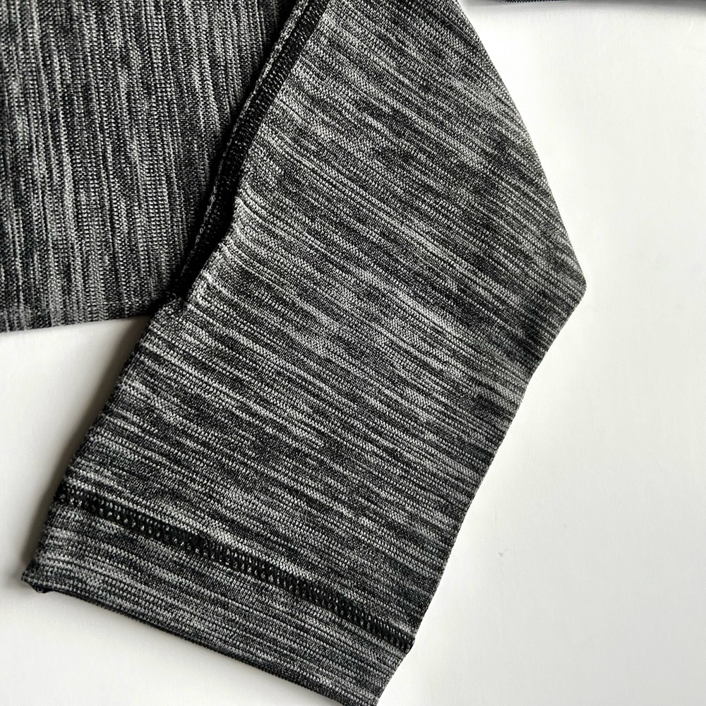🍂NWT Women’s Cropped Grey Leggings. Size: Small/Medium - Picture 11 of 11